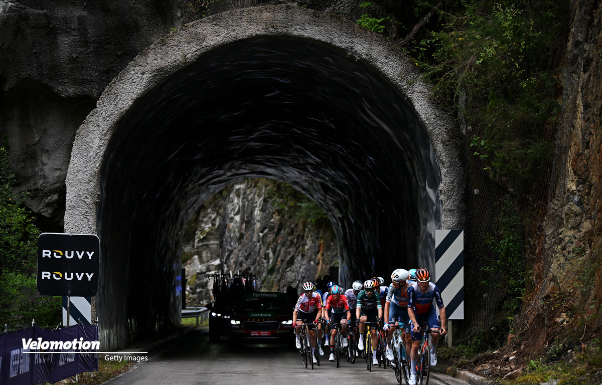 Vuelta-a-Espana-16-Marc-Soler-k-mpft-sich-zur-ck-und-gewinnt