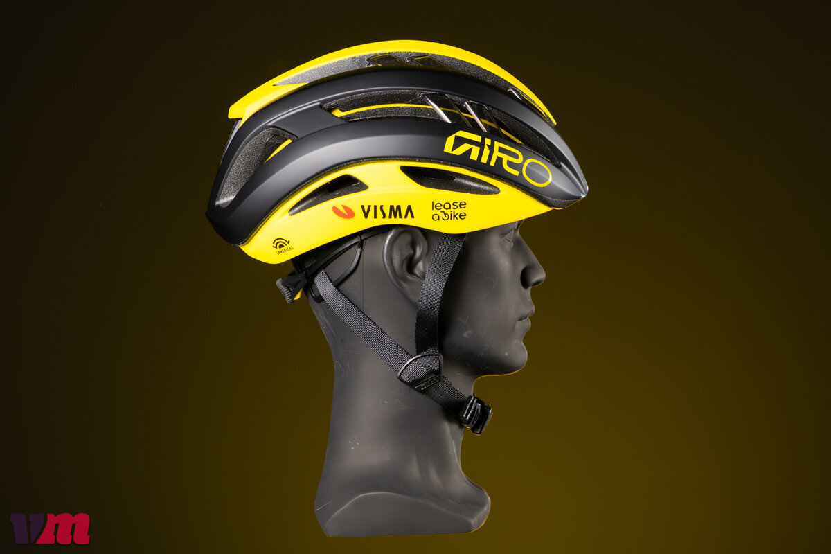 Alle-Teamhelme-der-Tour-de-France-Der-Helm-von-Visma-Lease-a-bike-Giro-Aries-Spherical