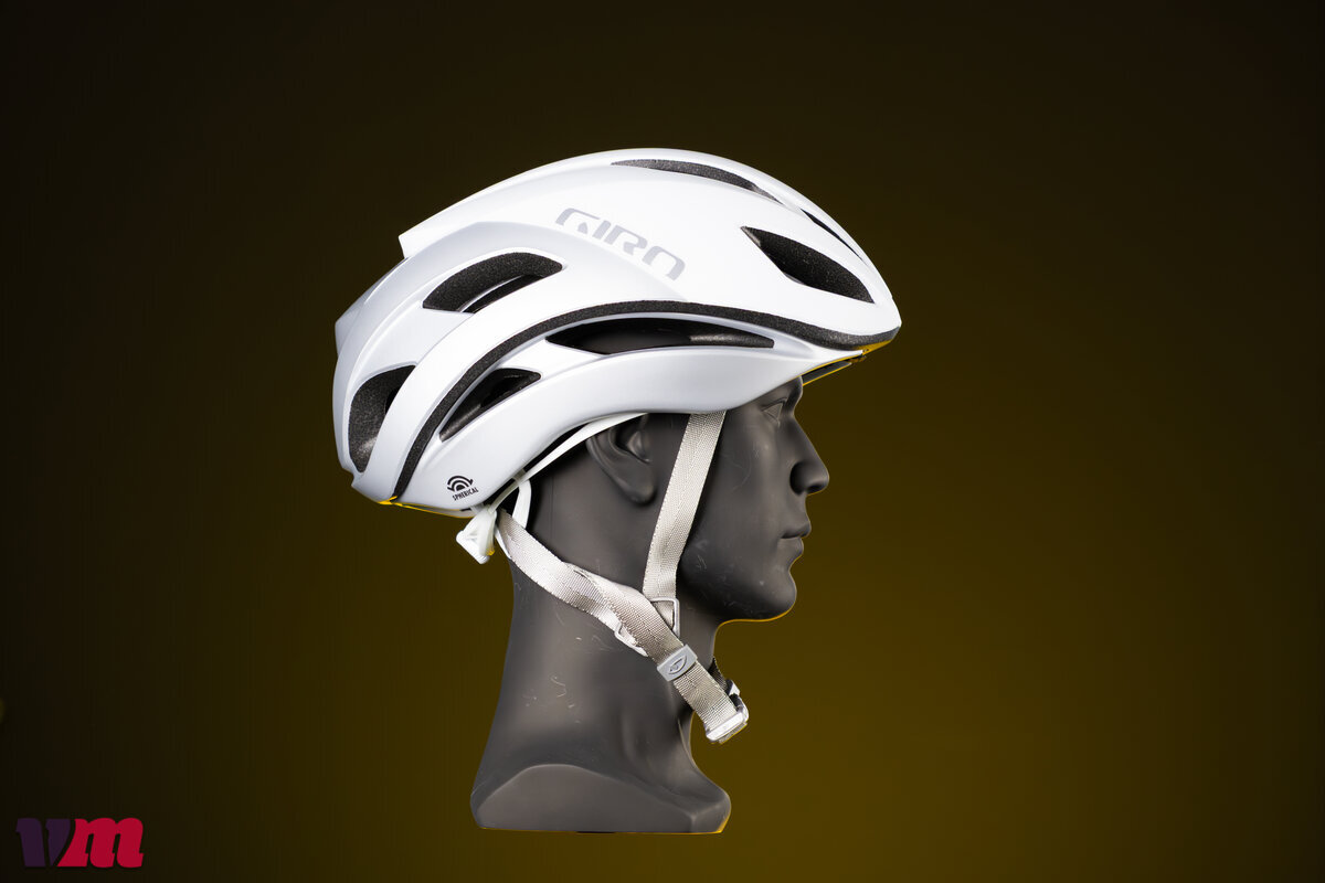 Alle-Teamhelme-der-Tour-de-France-Der-Helm-von-Jumbo-Lease-a-bike-Giro-Eclipse-Spherical