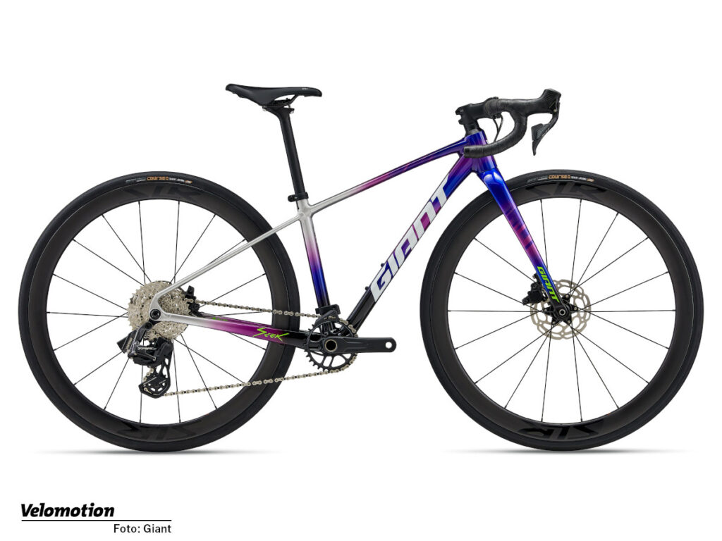 High-performance racing bike for ambitious young riders The new Giant ...