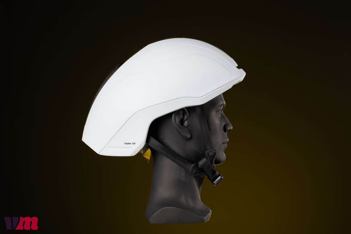 Alle-Teamhelme-der-Tour-de-France-Der-Aero-Helm-von-Uno-X-Mobility-Sweet-Protection-Tucker-2Vi