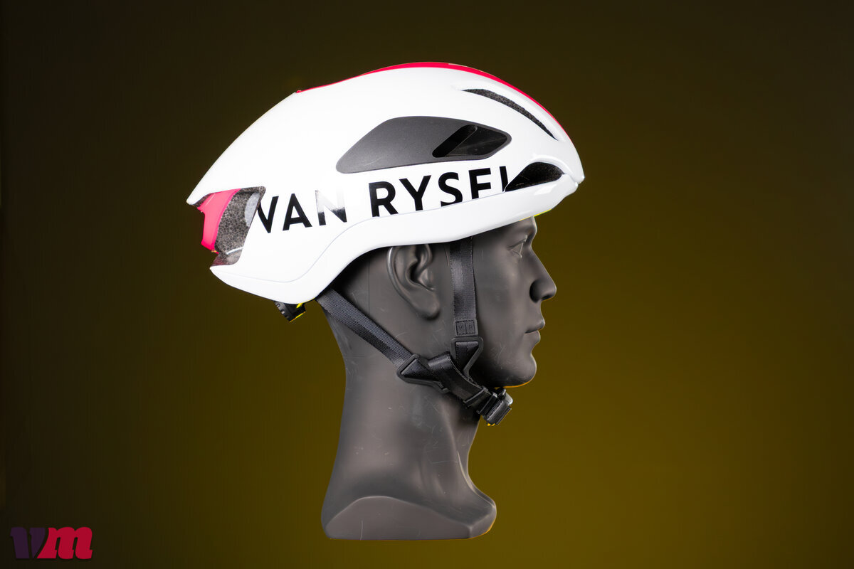 Alle-Teamhelme-der-Tour-de-France-Der-Helm-von-Decathlon-AG2R-La-Mondiale-Van-Rysel-RCR-F-Aero