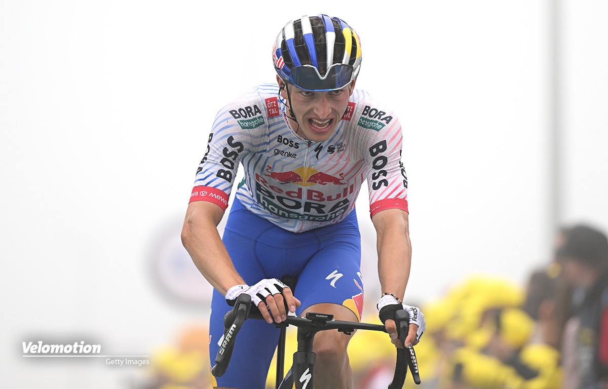 Tour-de-France-14-Arensman-rettet-sich-ins-Ziel-Lipowitz-erobert-Wei-