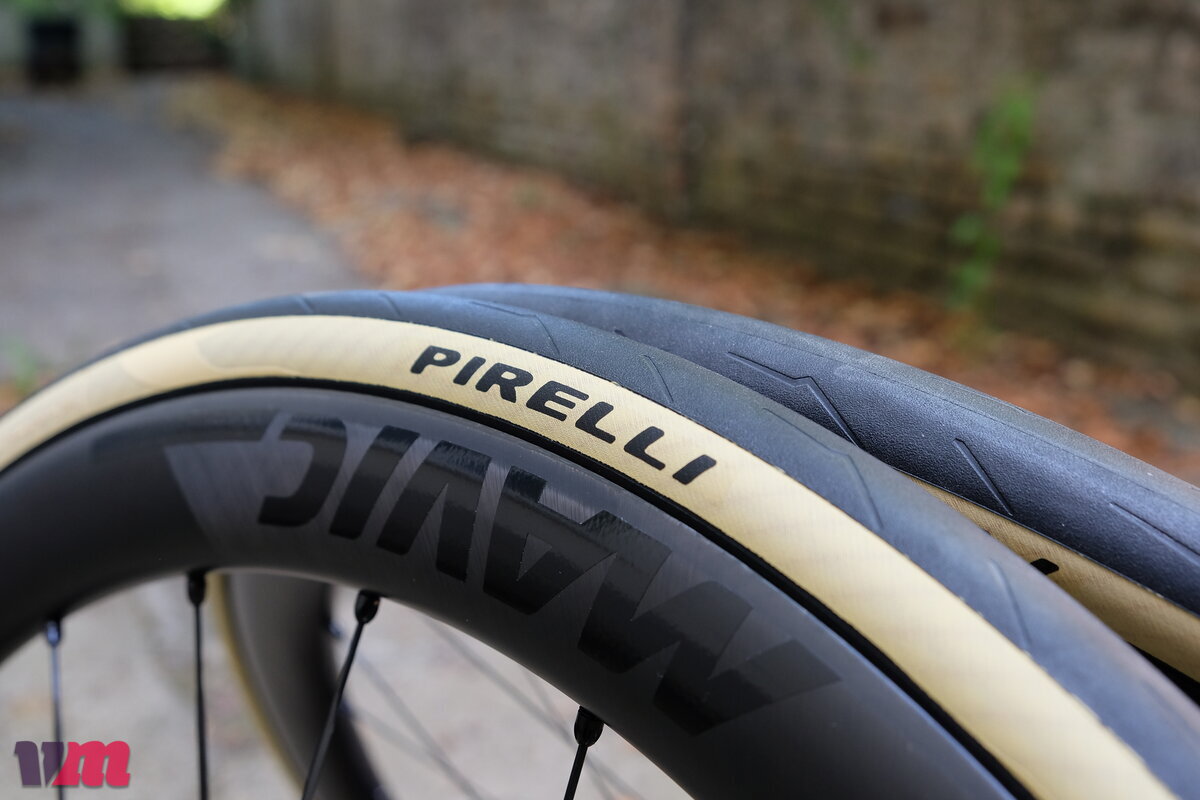 Rennrad-Allrounder-mit-berzeugender-Performance-Pirelli-P-Zero-Race-TLR