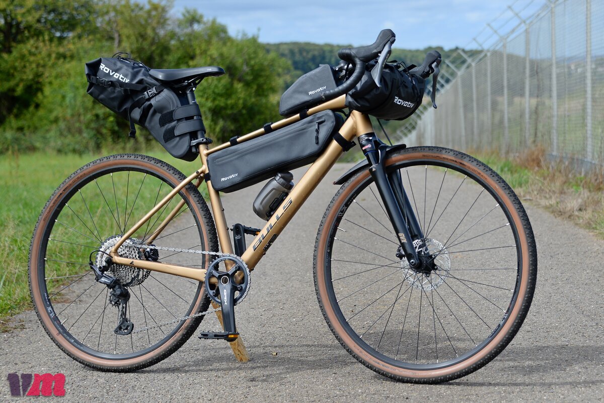 Einfache-und-robuste-Taschen-aus-TPU-Bikepackingtaschen-von-Rovativ