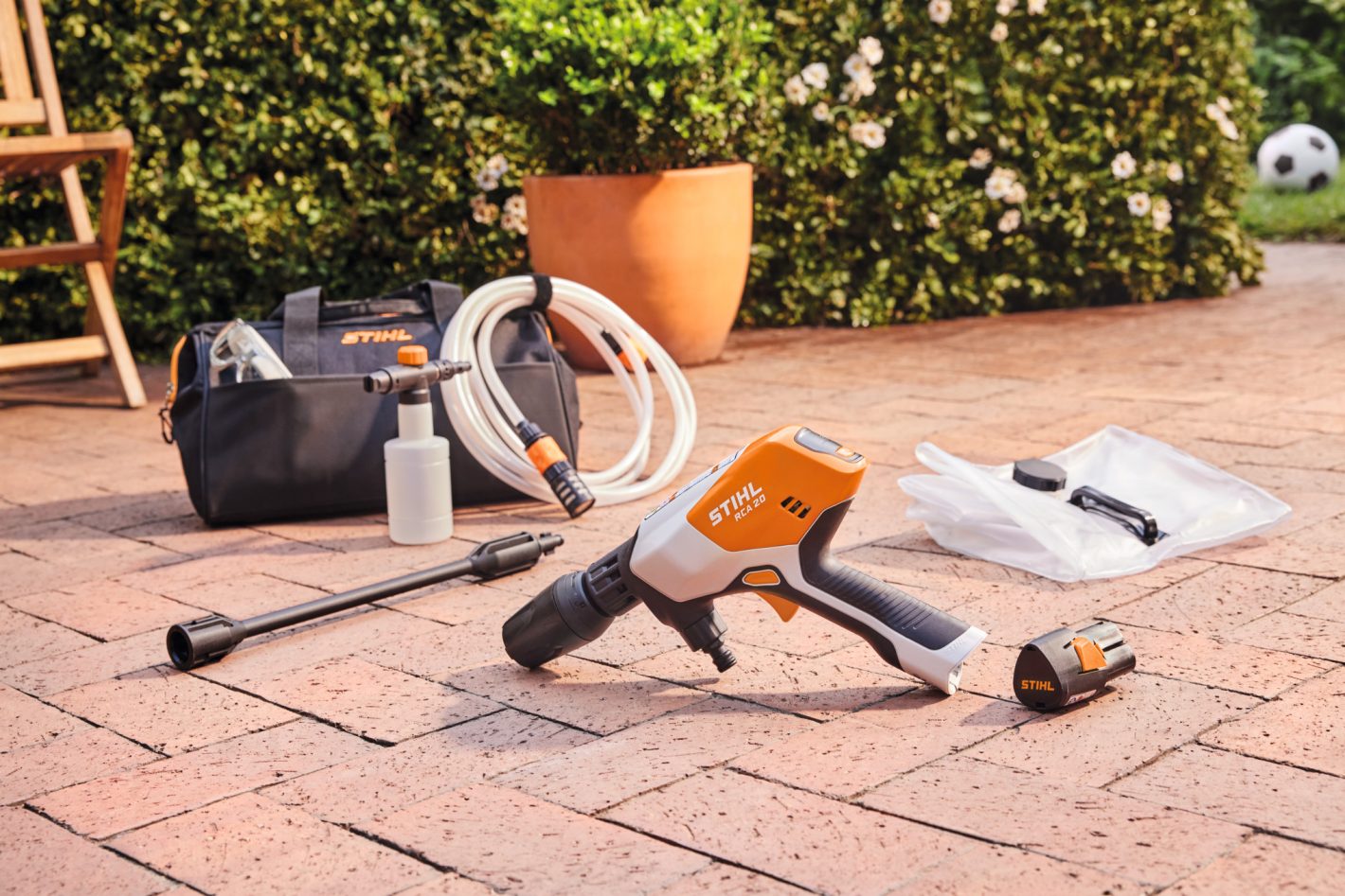 Professionelle-Fahrradpflege-f-r-Zuhause-Gewinne-eins-von-drei-Stihl-Bikesets-