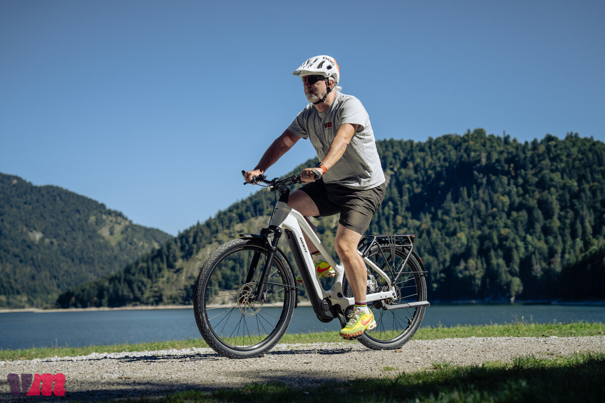 Neues-E-Trekkingbike-mit-Motor-Upgrade-Giant-Explore-E-2026