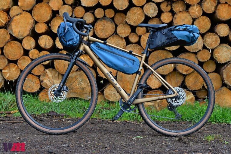 寺222 BMW M-Bike Limited Carbon Edition BMW M Bike Limited Carbon Edition: Heavily limited special