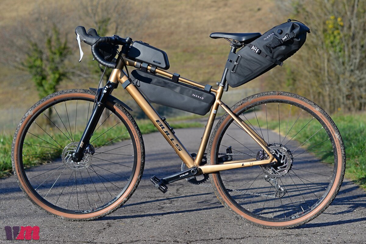 Die-neue-Komponentenmarke-von-8bar-Bikes-Bikepackingtaschen-von-74GRAD