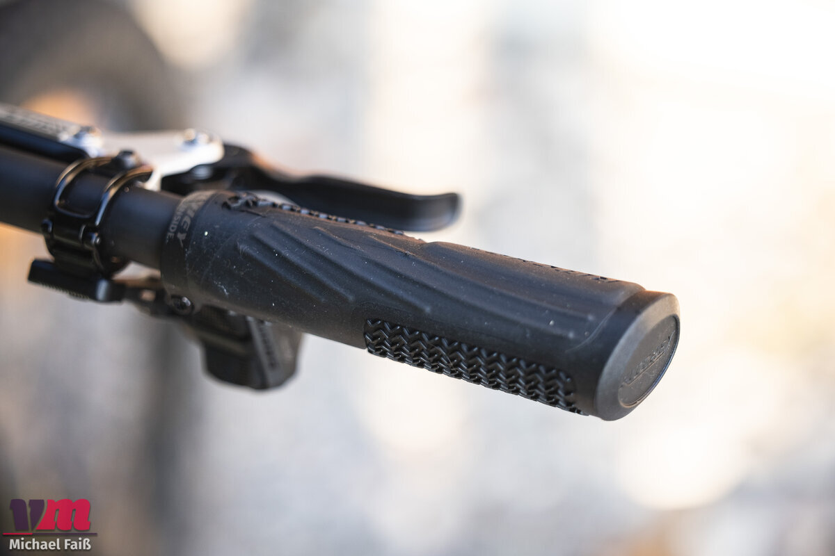Ritchey WCS Trail Python Review: Exotic Grip for Large Hands - Velomotion