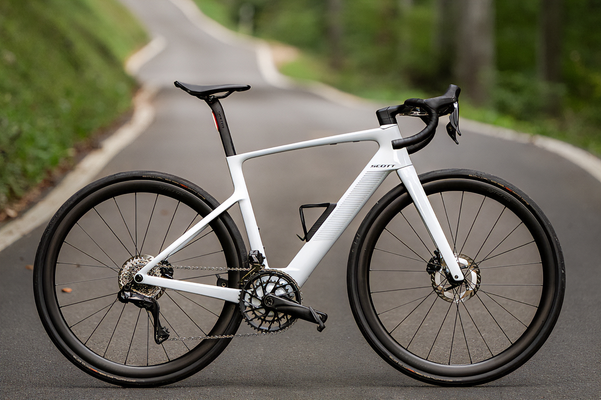 Das-neue-Scott-Fastlane-E-Rennrad-Eingebauter-R-ckenwind-unter-10-Kilo