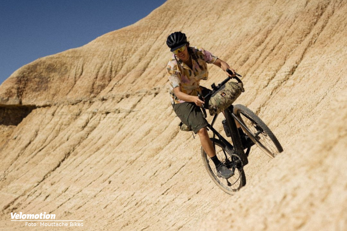 Technische-Updates-frische-Farben-und-neue-Varianten-Das-neue-Moustache-Dimanche-29-Gravel-E-Bike
