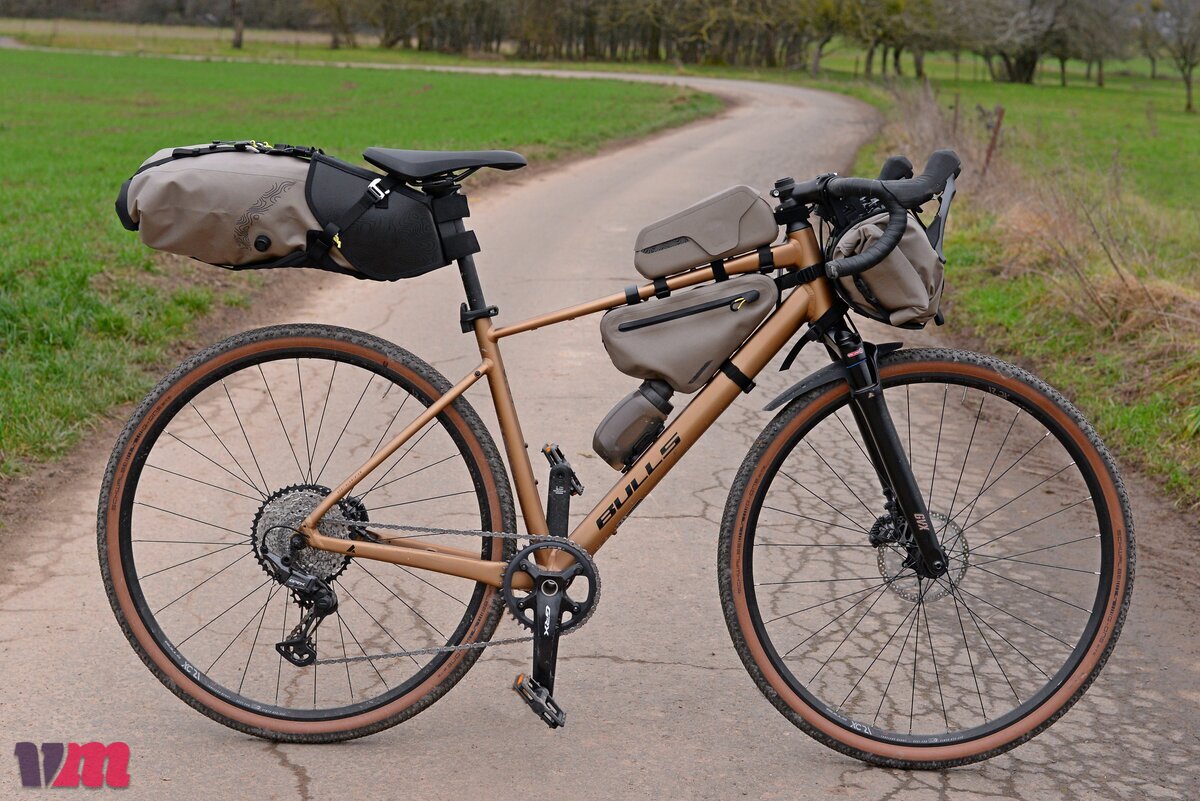 Widerstandsf-hig-massiv-und-volumin-s-Bikepackingtaschen-von-Rockrider