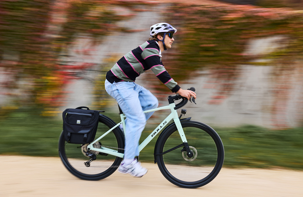 Zehn Gravelbikes mit pendeltauglicher Vollausstattung