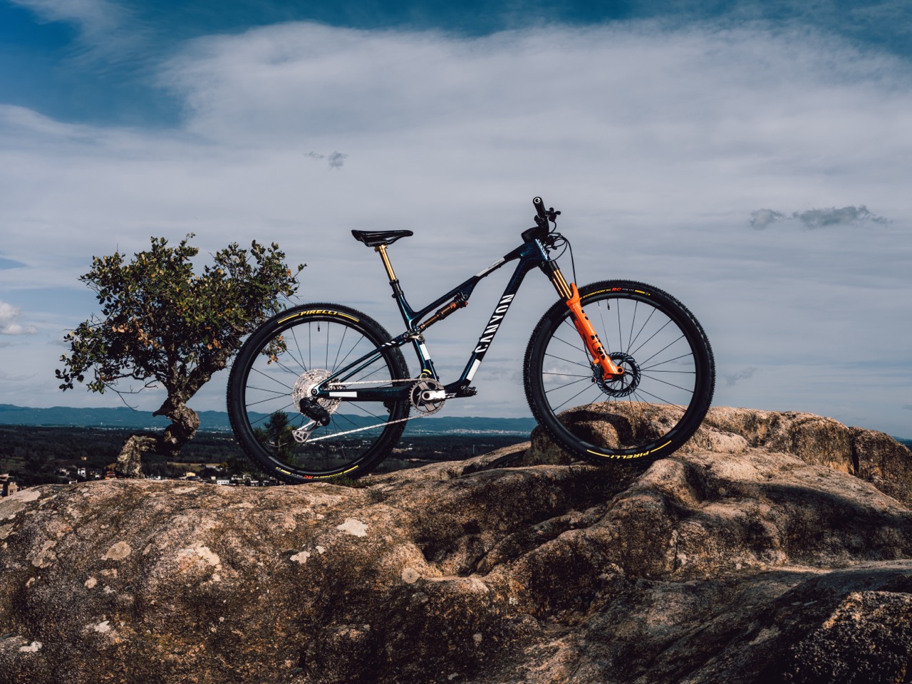 Canyon Lux World Cup CFR