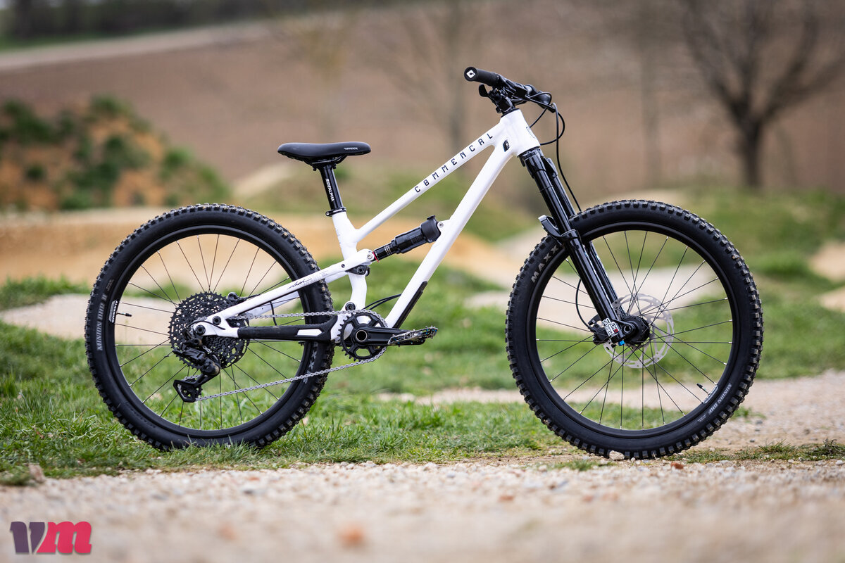 Commencal Clash 24