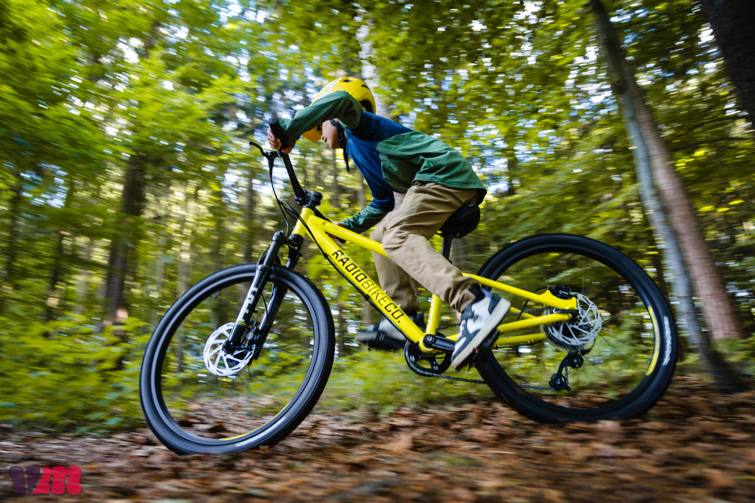 Spa-iges-Trailbike-mit-Luftfedergabel-Radio-Bike-Zuma-24-SUS-im-Test