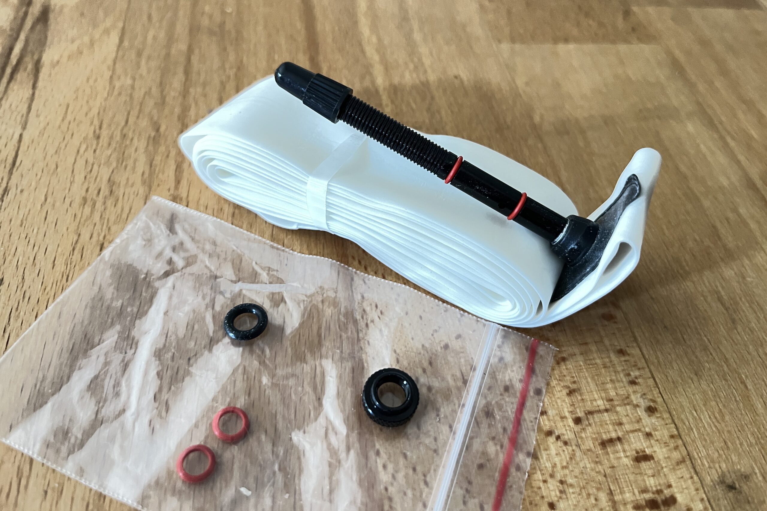 neue Pirelli P-Zero TLR SL-R