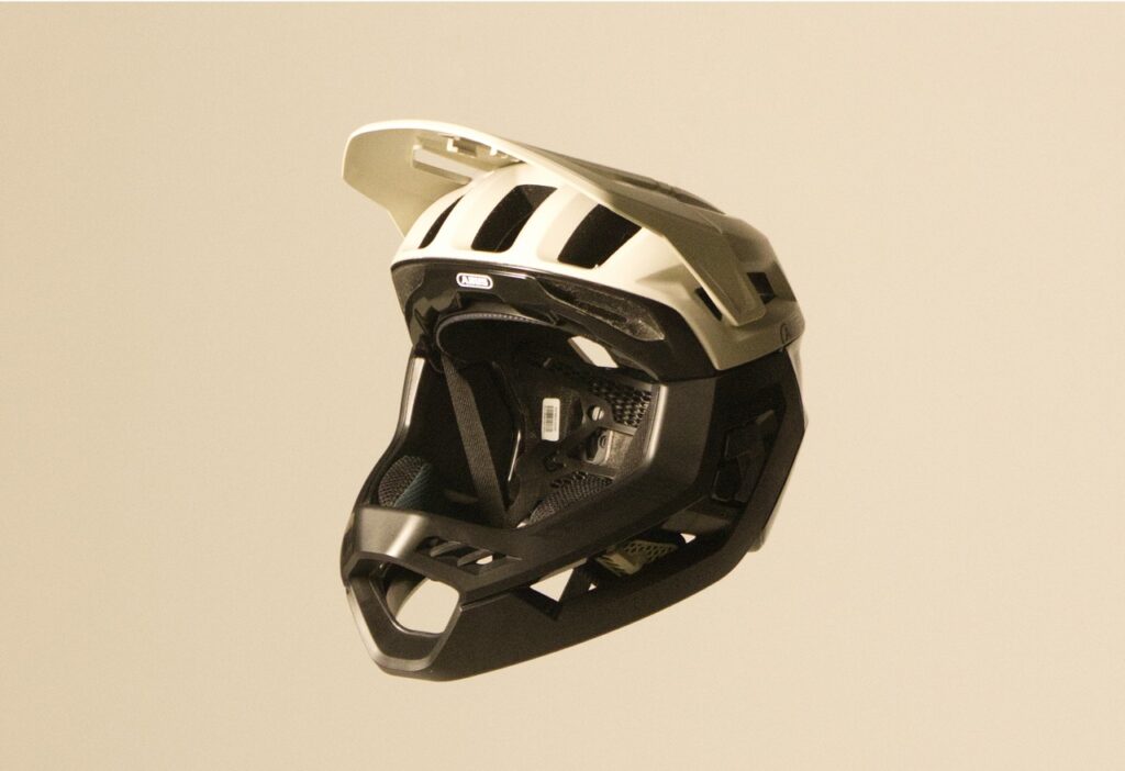 Fullface-Helm mit abnehmbarem Kinnbügel