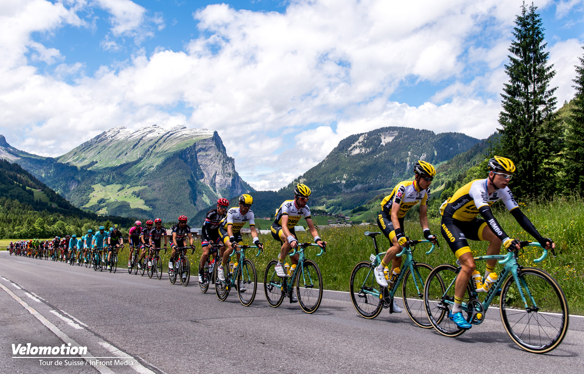 Tour de Suisse 6. Etappe Hauptfeld mit Bergen