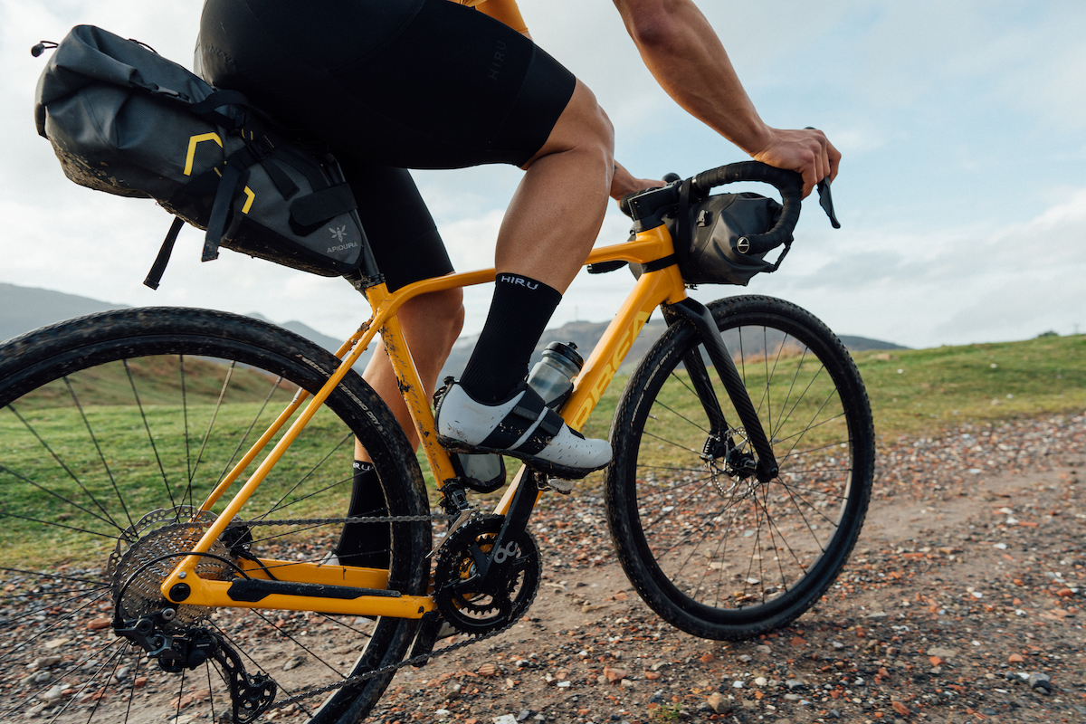 Orbea Terra H Alu 2022 inexpensive aluminum gravel bike Velomotion